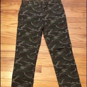 Camo Broken-in Straight Khakis by Gap Size 00