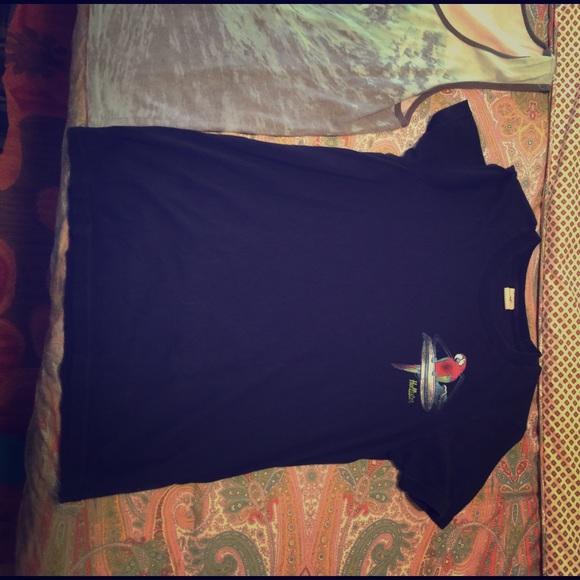 Tshirts /Tanktop - Picture 2 of 2