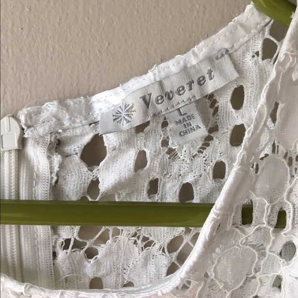 Lace Ruffle Crop Top - Picture 3 of 3