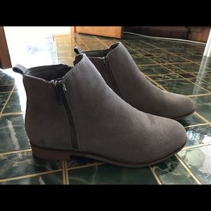 Steve Madden Reyyna Bootie in Taupe