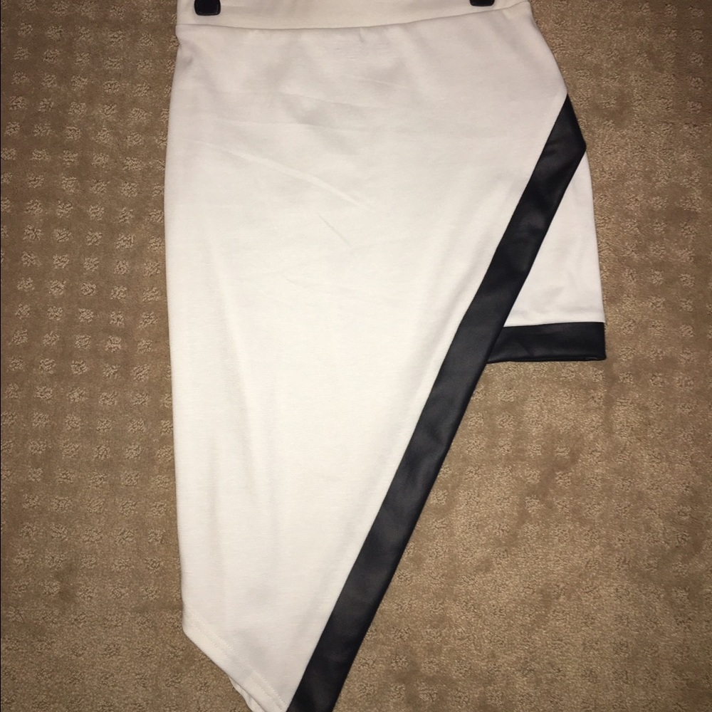 Black-and-white asymmetrical skirt