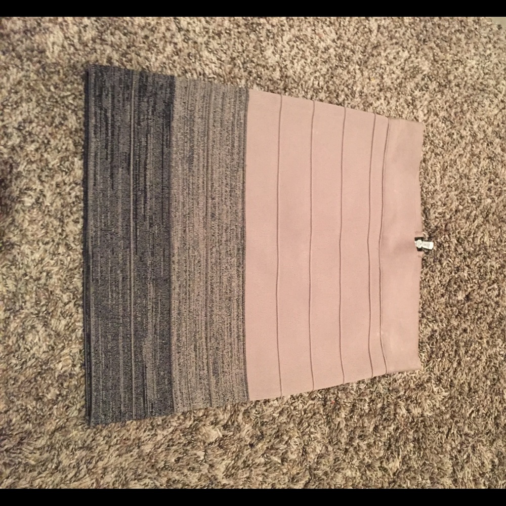 Guess mini skirt