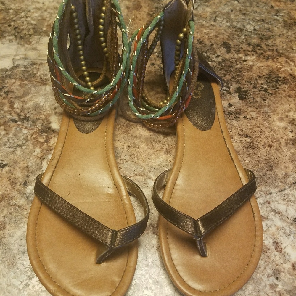 SO Sandals
