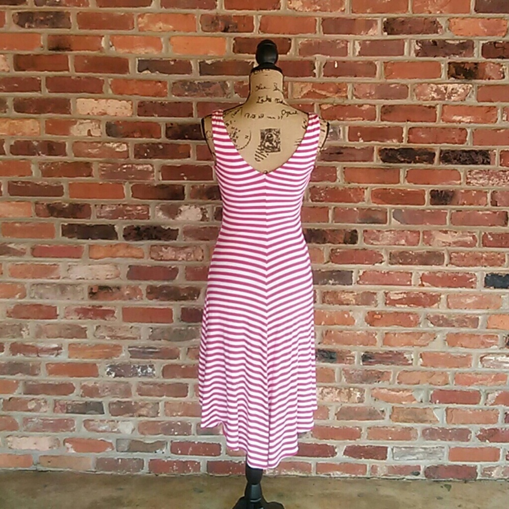 Dress - Picture 2 of 3
