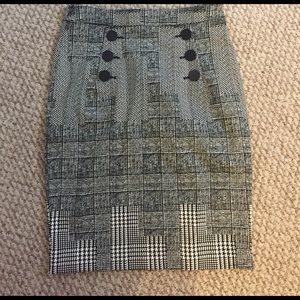 H & M black and white pencil skirt, size 6