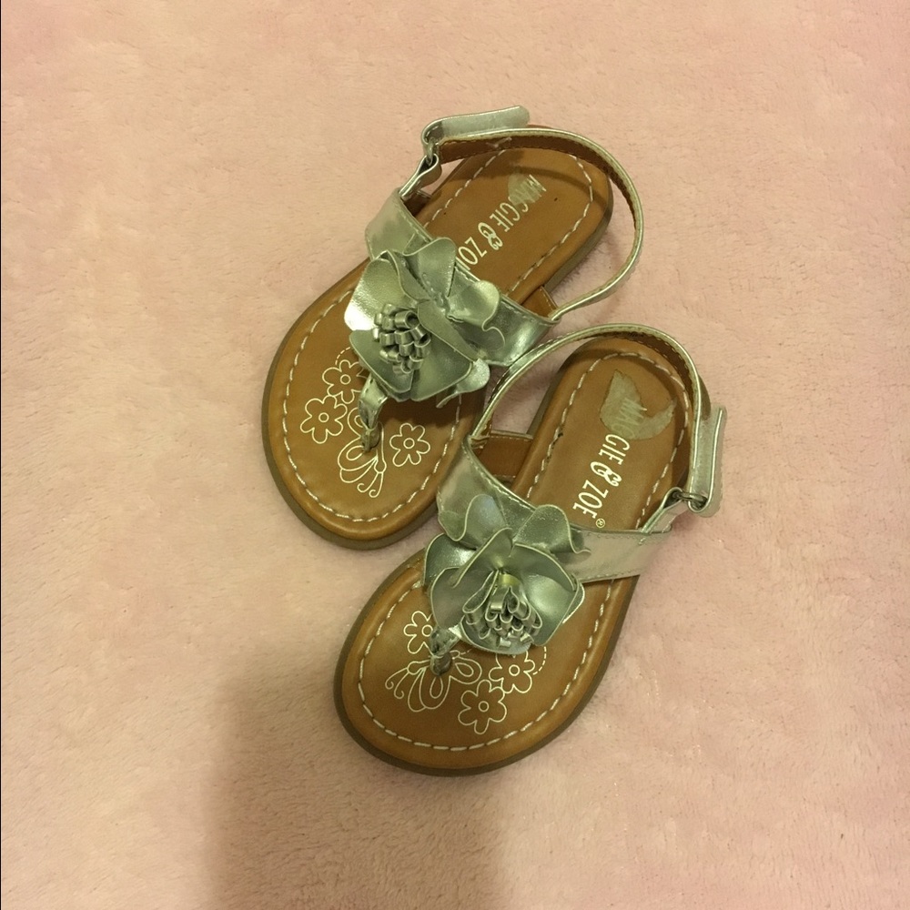 🍁🍂Maggie and Zoe toddler sandals