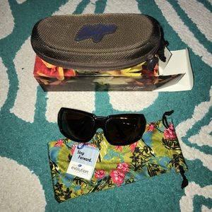 🏝NWT Maui Jim Bamboo sunglasses🏝