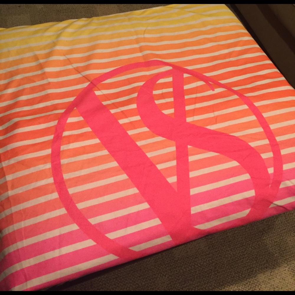 VS beach blanket! NWT