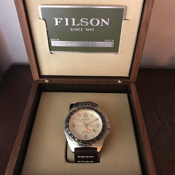 Filson Journeyman GMT Watch 44mm - Cream Dial - Picture 2 of 7