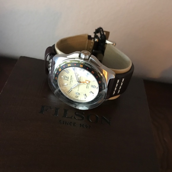 Filson Journeyman GMT Watch 44mm - Cream Dial - Picture 3 of 7