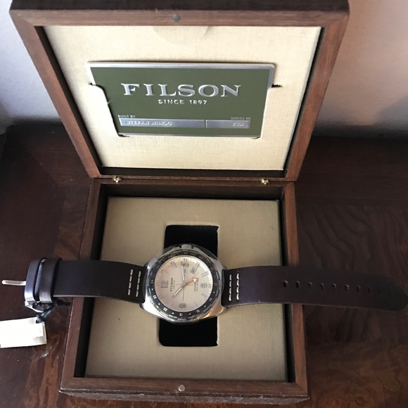 Filson Journeyman GMT Watch 44mm - Cream Dial - Picture 6 of 7