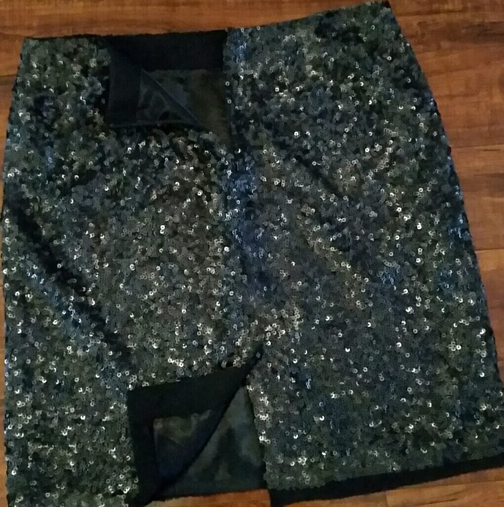 NEW Sequin skirt - Picture 5 of 8