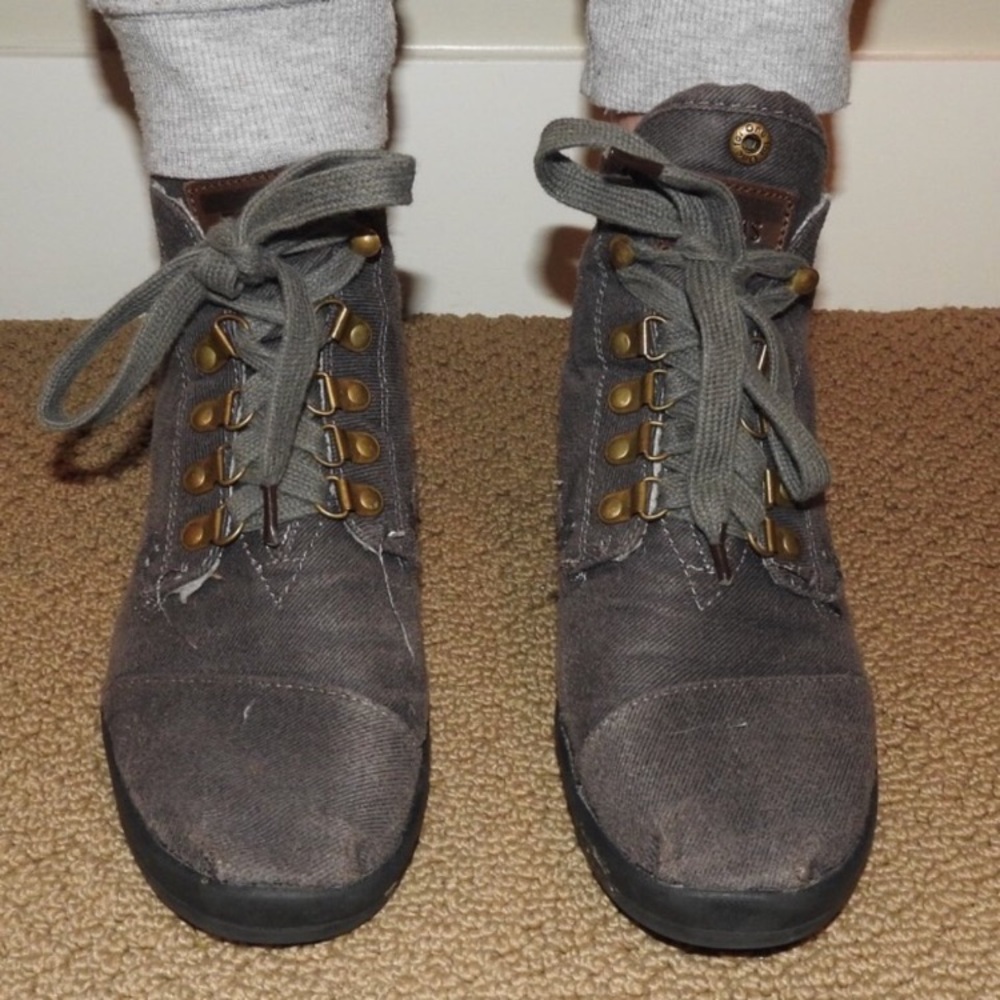 Toms boots 💙