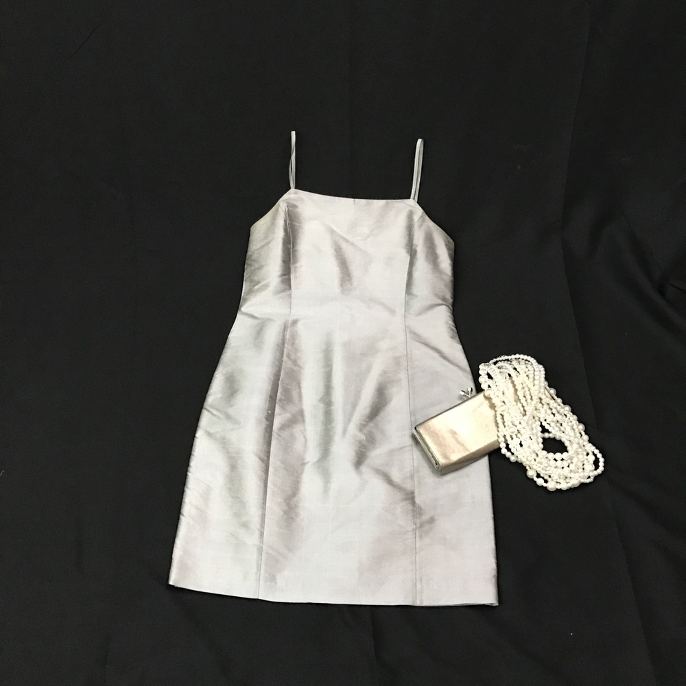 Petite Sophisticate grey 100% silk dress size: 6