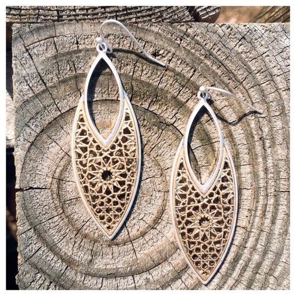 Gold or Silver Filigree Drop Fashion Earrings - Picture 5 of 7