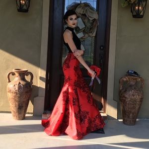 Unique prom dress worn once size 1 but can fit a 0