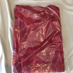Plain red sports short sleeve shirt