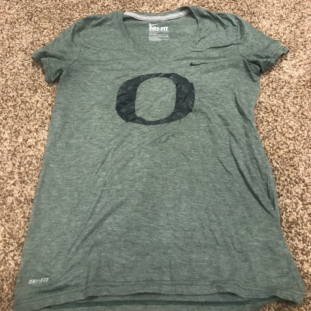 University of Oregon workout shirt 💚