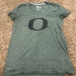 University of Oregon workout shirt 💚