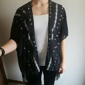 MUST GO-NWOT Fringes Kimono with Embroidery Detail