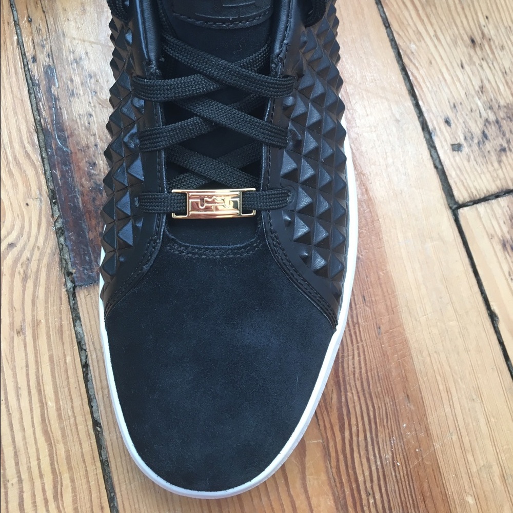 Nike Men's Lebron Xiii Lifestyle Gold/Black - Picture 3 of 3