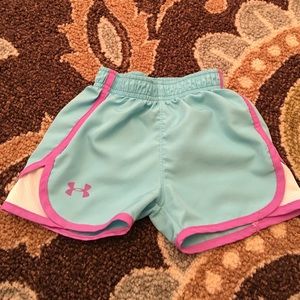Girls Under Armour 2T shorts