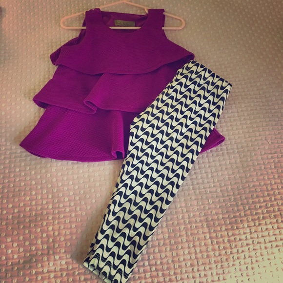 Super cute ruffle top with leggings - Picture 1 of 1