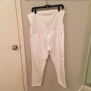 Liz Lange White Maternity Ankle Jean