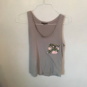 truly madly deeply tanktop w/ floral pocket