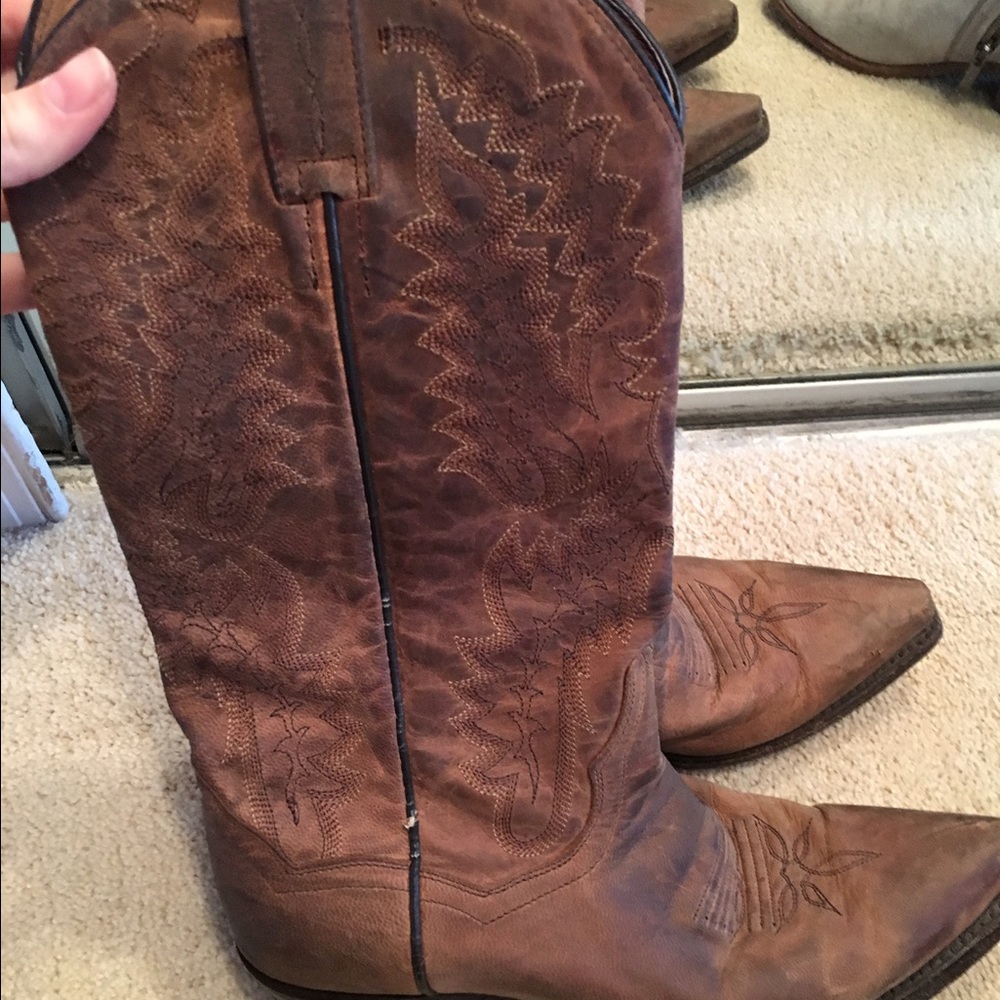 Women's cowboy boots