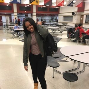 Meet your Posher, Ciani