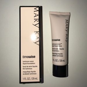 Mary Kay Luminous-Wear Liquid Foundation - Beige 5