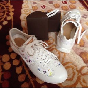 LOUIS VUITTON multicolor monogram sneakers 💗
