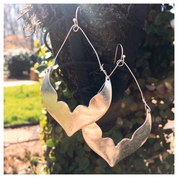 🍭HP🍭 Gold Silver Scalloped Drop Fashion Earrings - Picture 2 of 4