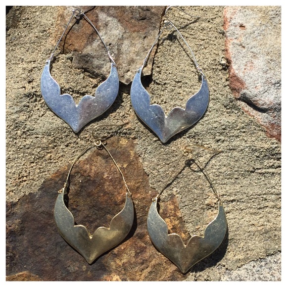 🍭HP🍭 Gold Silver Scalloped Drop Fashion Earrings - Picture 3 of 4