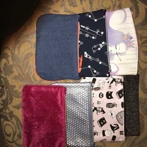 Selling 7 little bags used for traveling