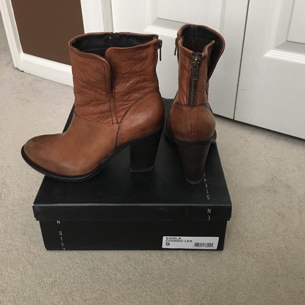 Steven by Steve Madden Earla Bootie sz 9