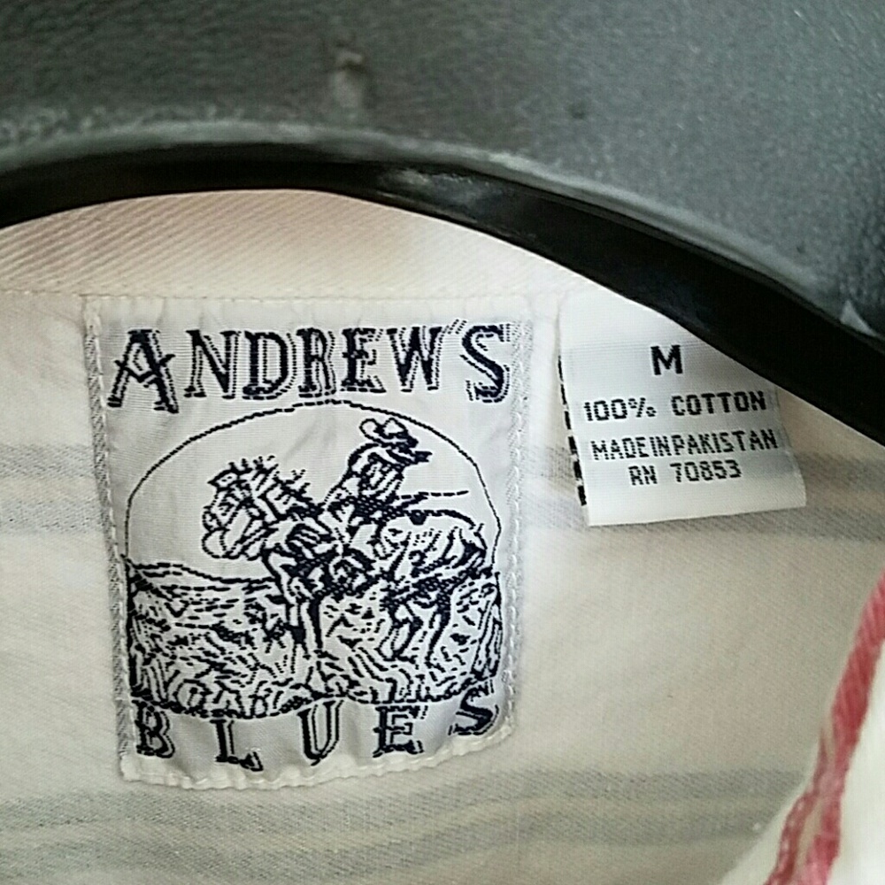 Woman's Button down - Picture 4 of 4