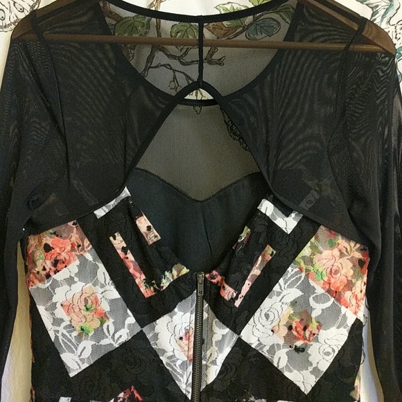 Dress - Picture 2 of 2