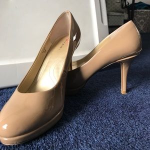 Beige platform pumps