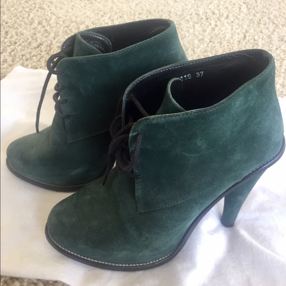 *****SOLD ***** 🎊 Boots Opening ceremony.