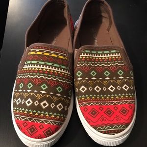 Loffer slip on tennis shoes