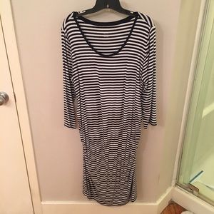 Liz Lange Maternity Dress