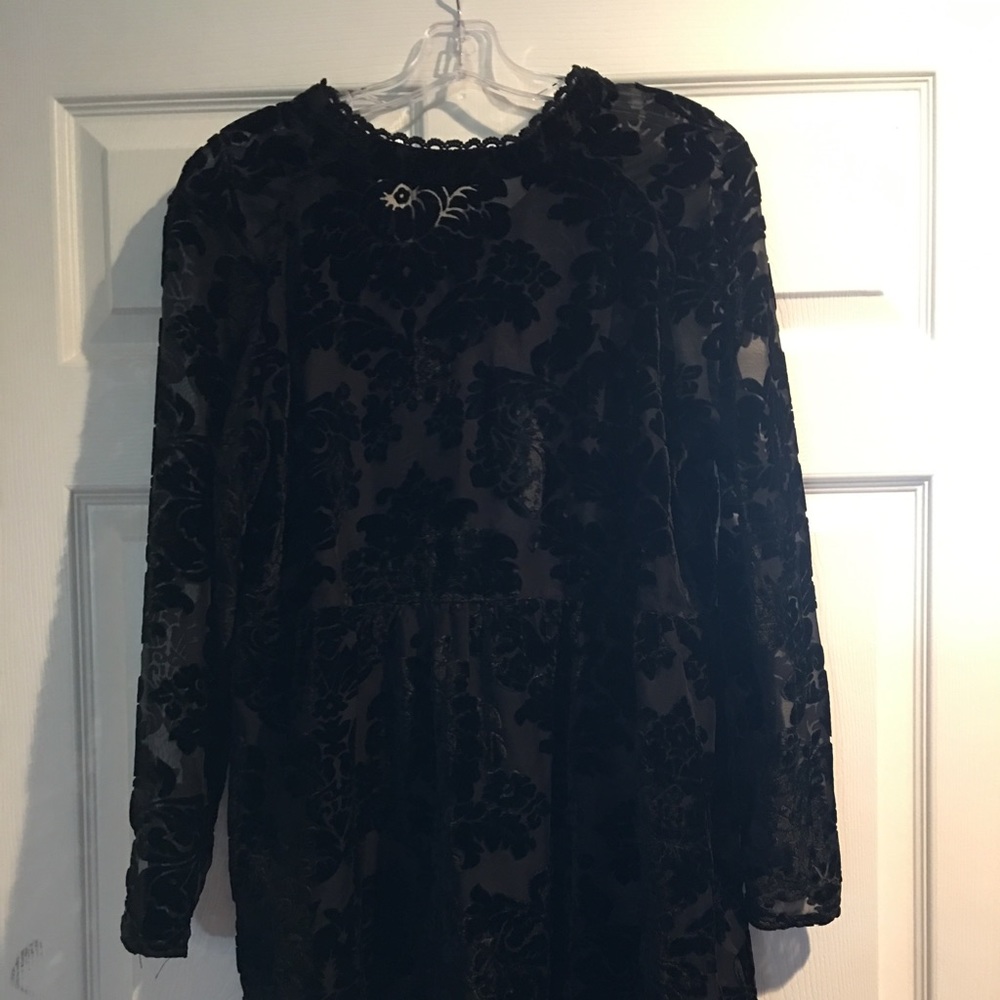 Black velvet top
