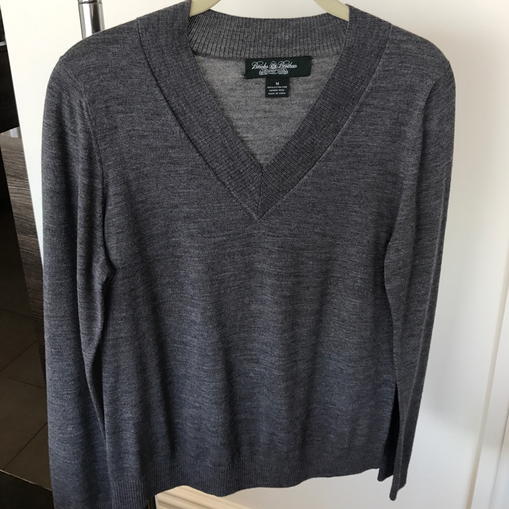 Brooks brothers v neck sweater