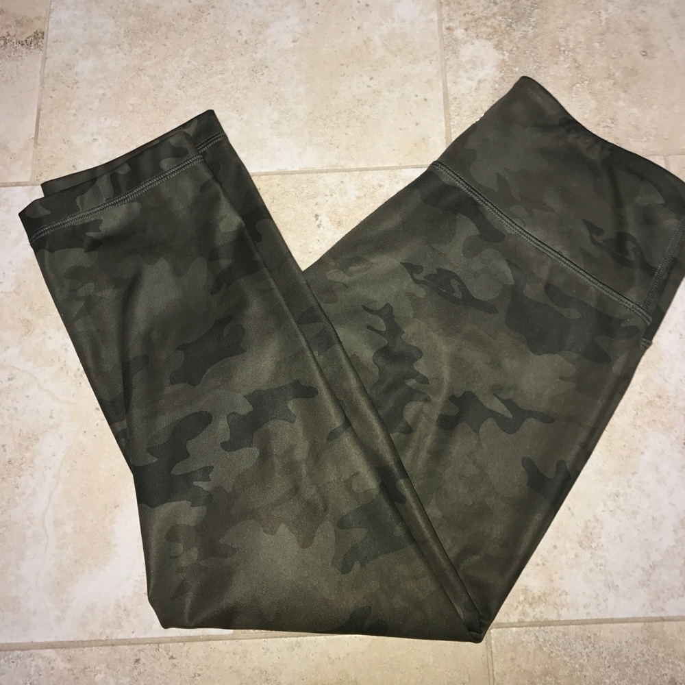 Camo wunder unders