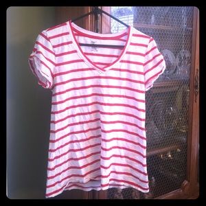 🌈 GAP red and white striped v-neck tee - medium