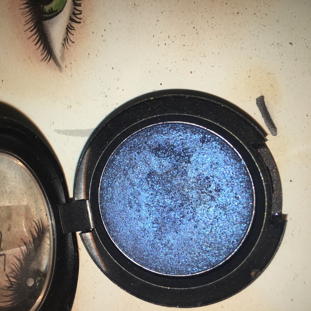 Discontinued Mac "midnight"glitter pressed pigment