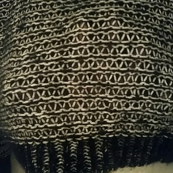 Missa cropped off shoulder sweater - Picture 3 of 4