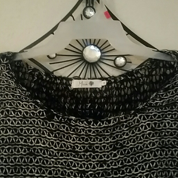 Missa cropped off shoulder sweater - Picture 4 of 4